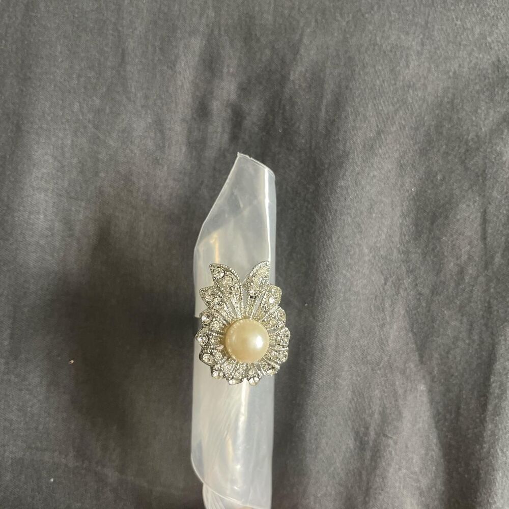 Unbranded Women's White and Silver Jewellery